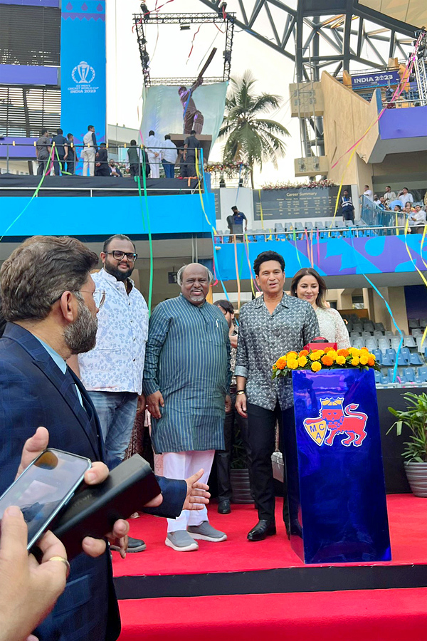 Sachin Tendulkars grand statue unveiled at Wankhede Stadium Photos - Sakshi4