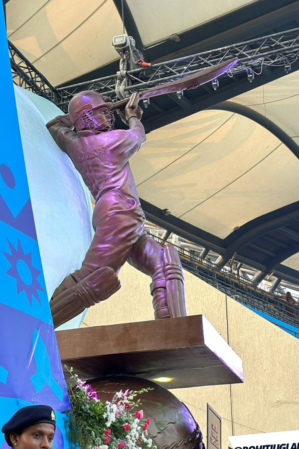 Sachin Tendulkars grand statue unveiled at Wankhede Stadium Photos - Sakshi8