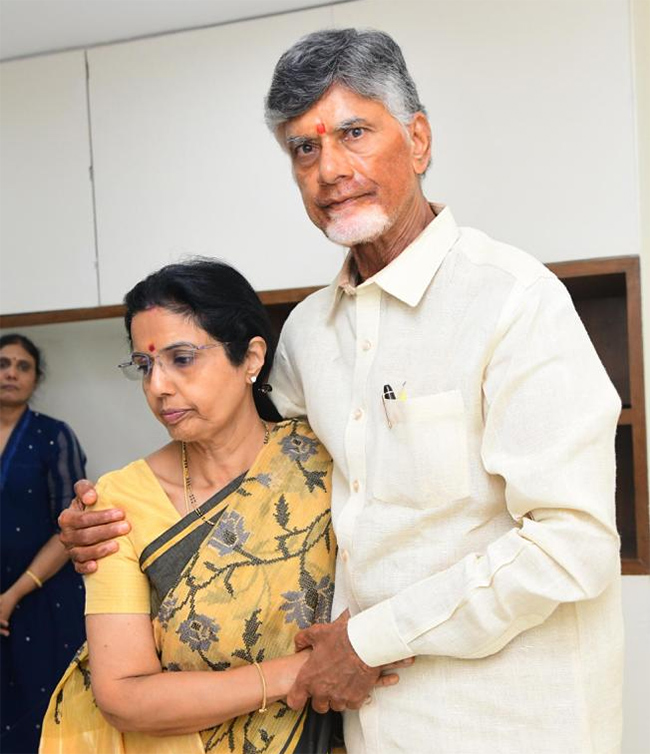 TDP Leaders Family Members Console CBN After Release Photos - Sakshi4