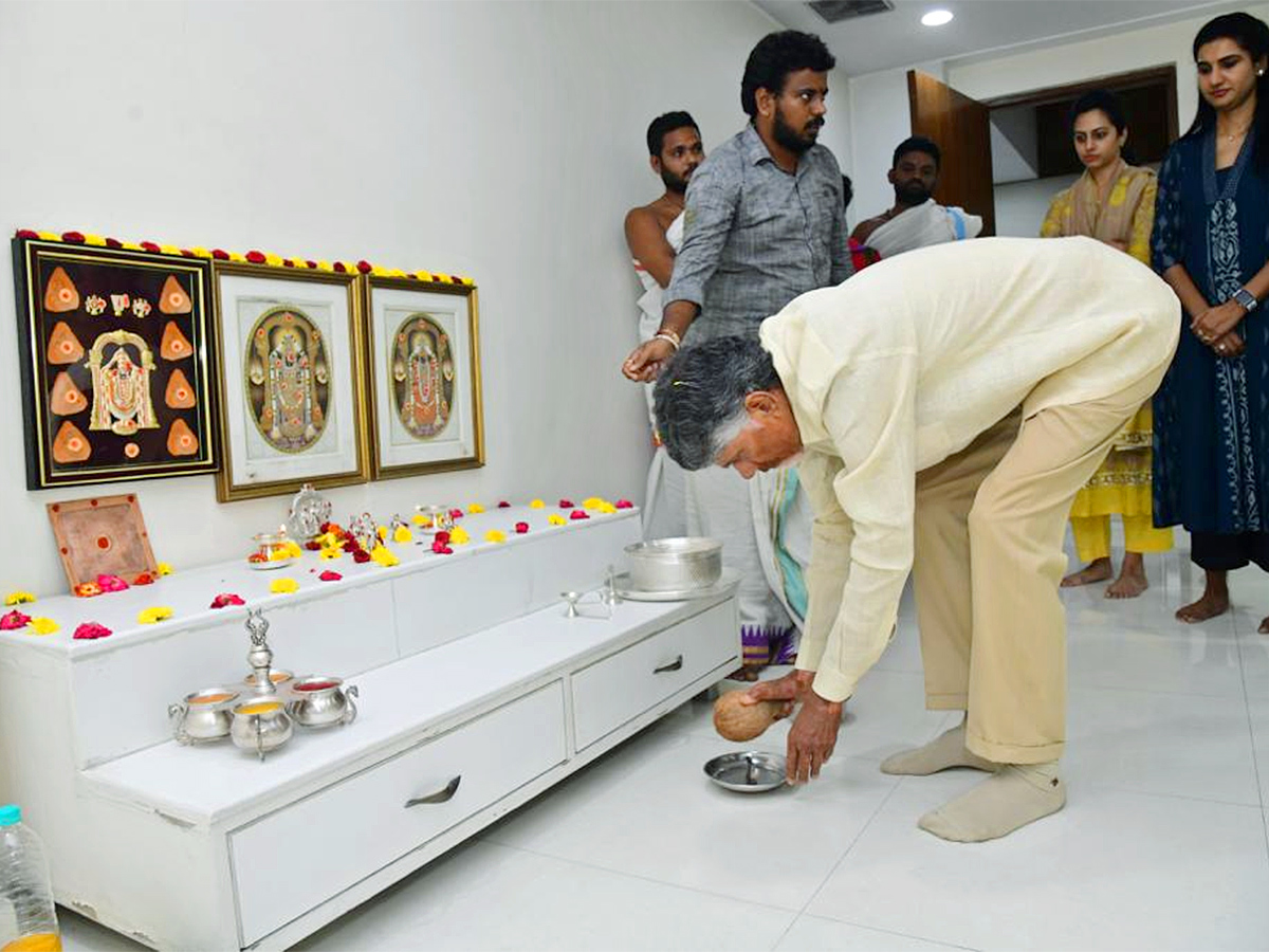 TDP Leaders Family Members Console CBN After Release Photos - Sakshi6