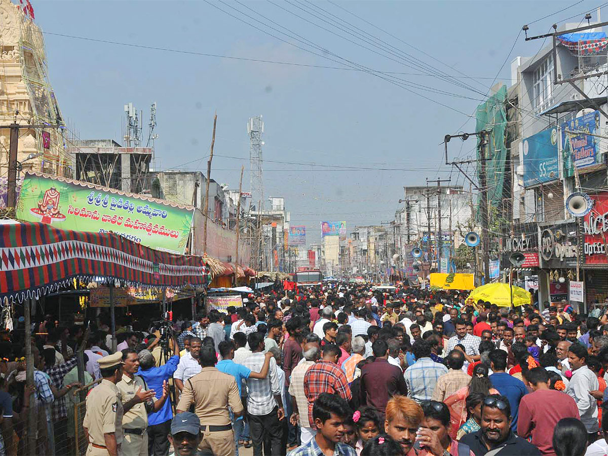 Vizianagaram Pydithalli Ammavari Sirimanotsavam 2023 Photos - Sakshi11