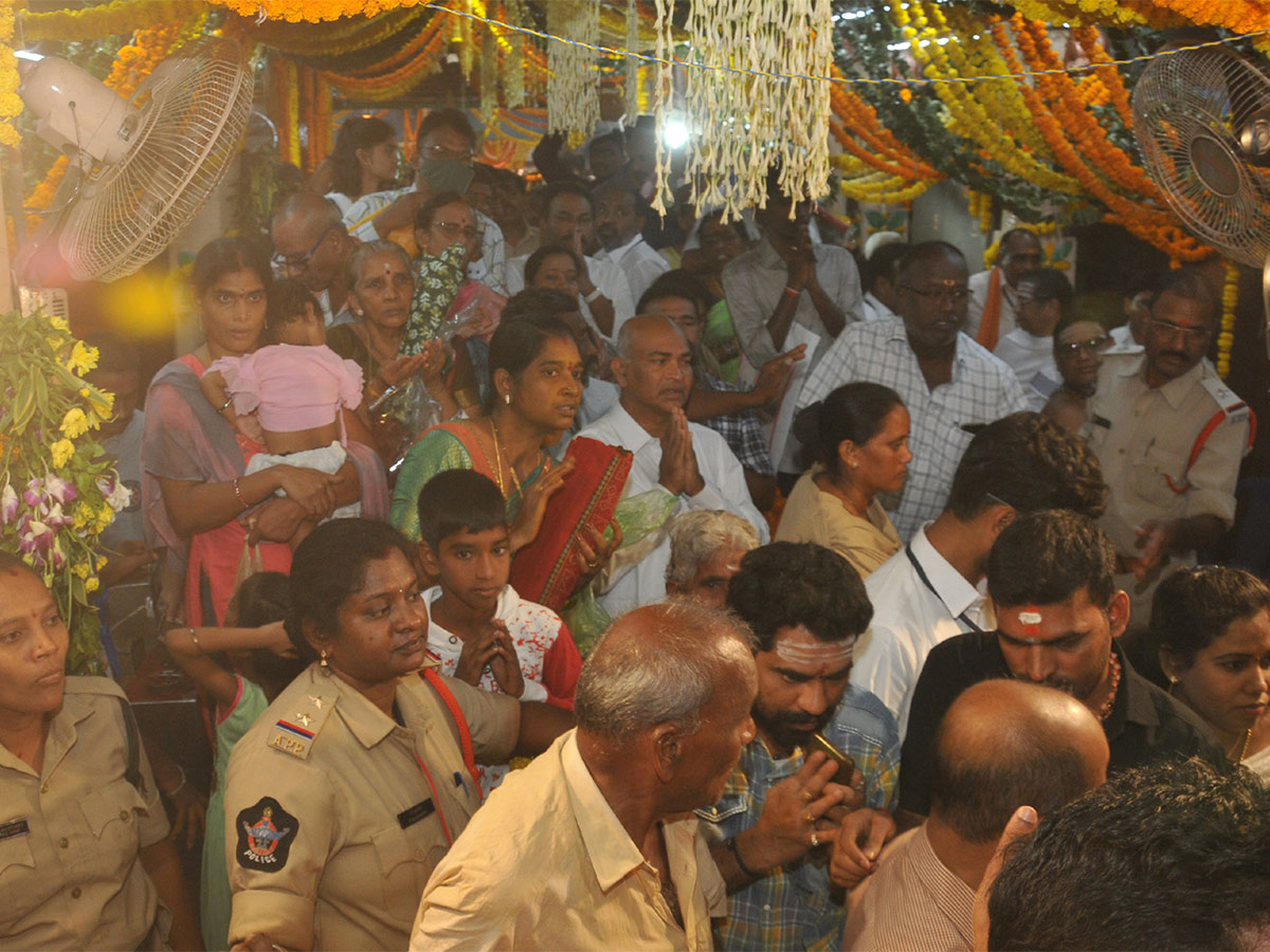 Vizianagaram Pydithalli Ammavari Sirimanotsavam 2023 Photos - Sakshi17