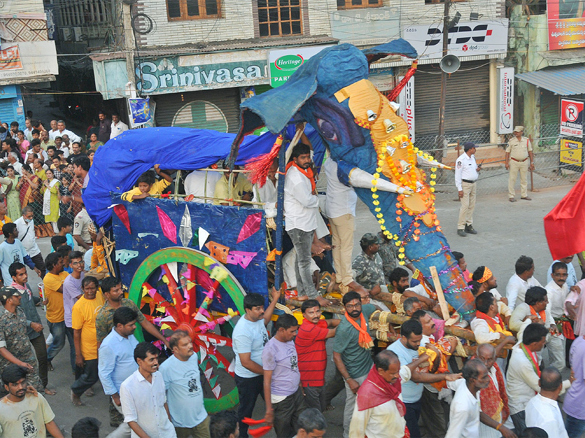 Vizianagaram Pydithalli Ammavari Sirimanotsavam 2023 Photos - Sakshi23