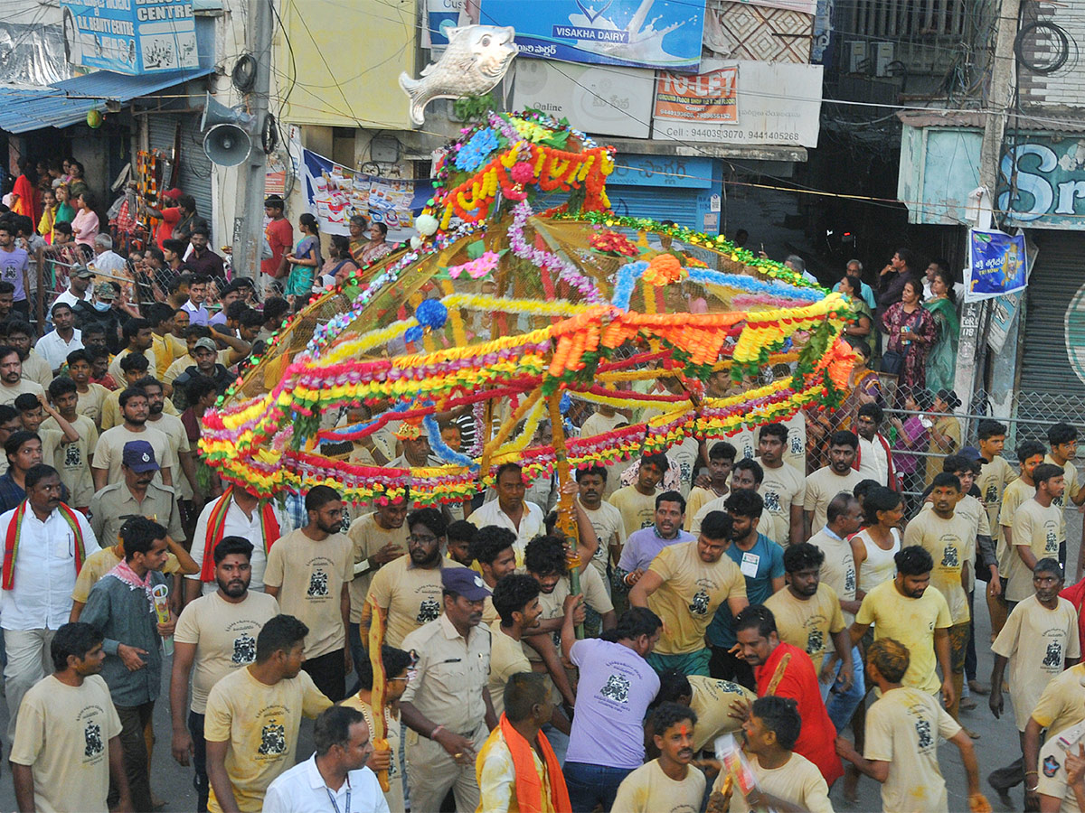 Vizianagaram Pydithalli Ammavari Sirimanotsavam 2023 Photos - Sakshi4