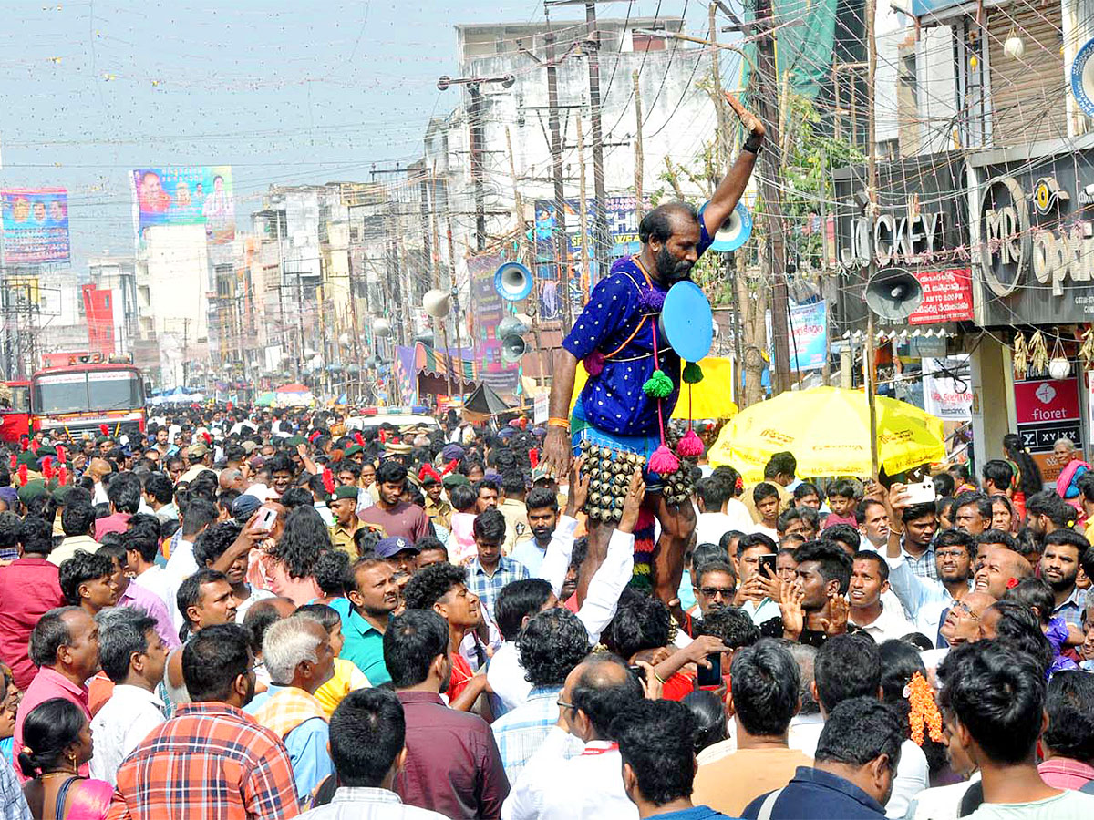 Vizianagaram Pydithalli Ammavari Sirimanotsavam 2023 Photos - Sakshi6