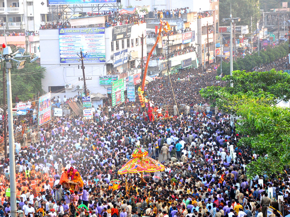 Vizianagaram Pydithalli Ammavari Sirimanotsavam 2023 Photos - Sakshi9