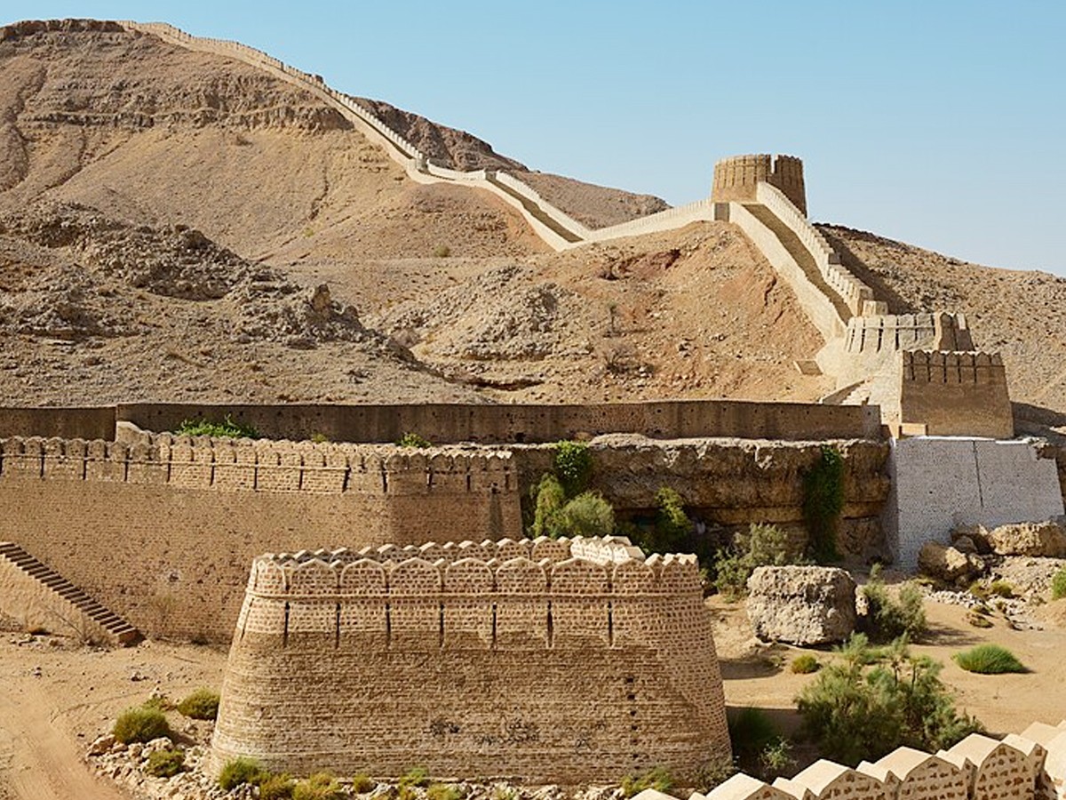 What Is The History Of This Biggest Fort - Sakshi13