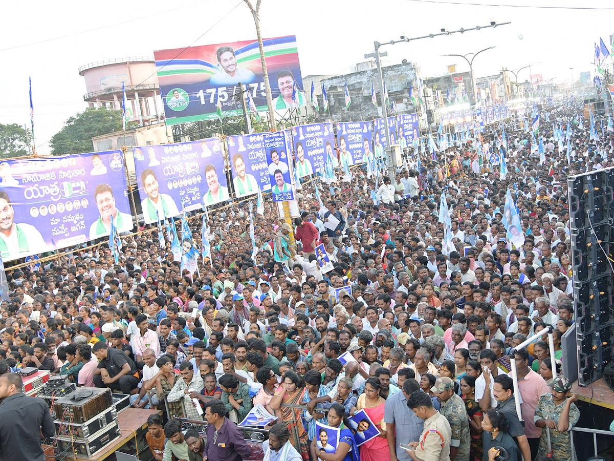 YSRCP Samajika Sadhikara Bus Yatra Photos - Sakshi11