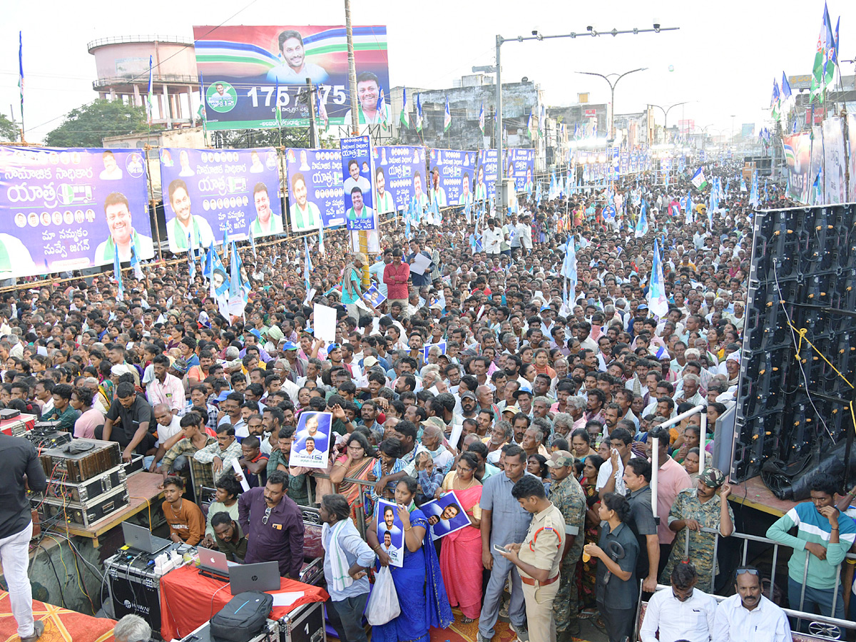 YSRCP Samajika Sadhikara Bus Yatra Photos - Sakshi12