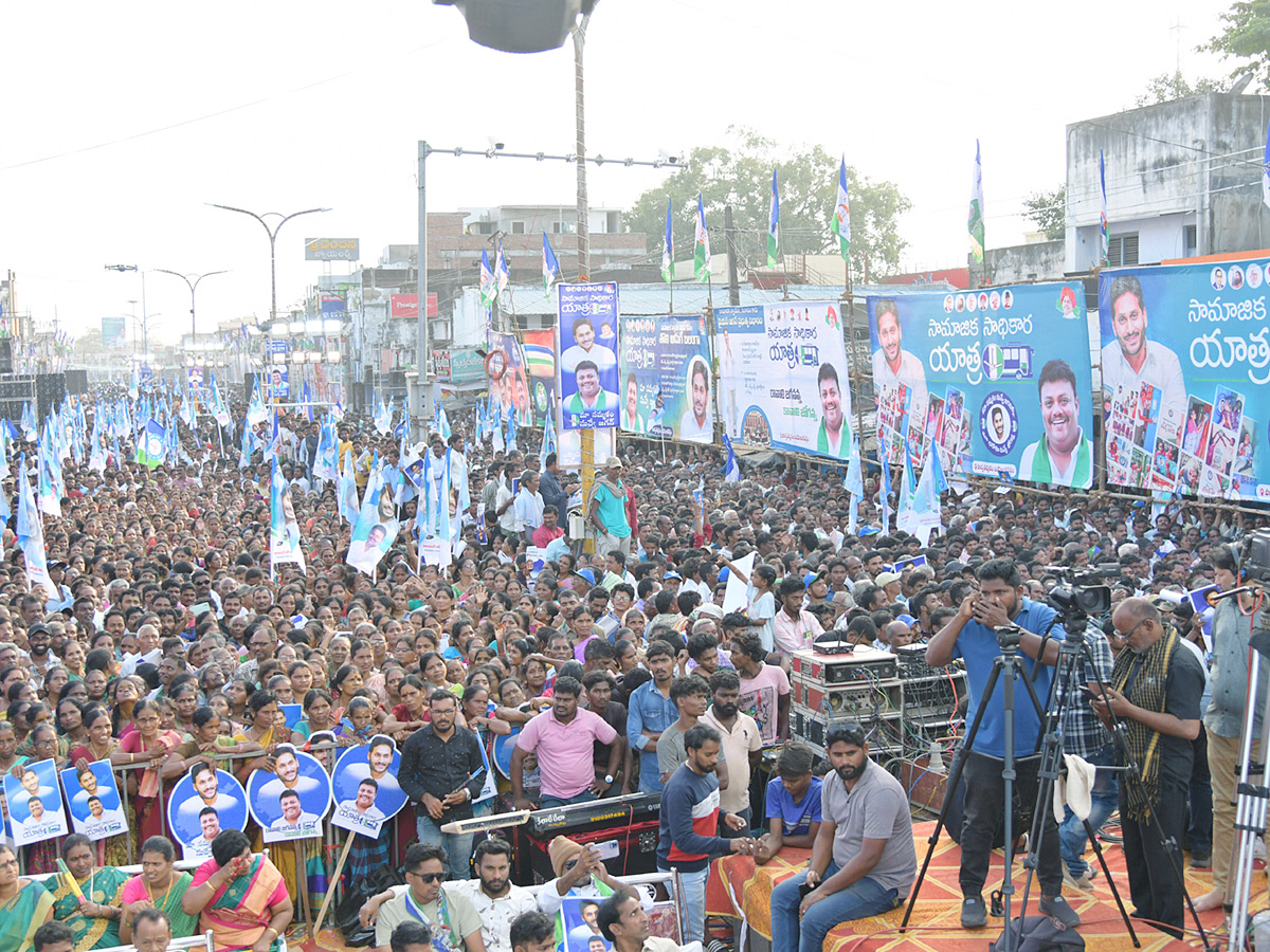 YSRCP Samajika Sadhikara Bus Yatra Photos - Sakshi13