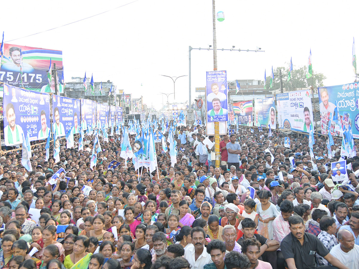 YSRCP Samajika Sadhikara Bus Yatra Photos - Sakshi15