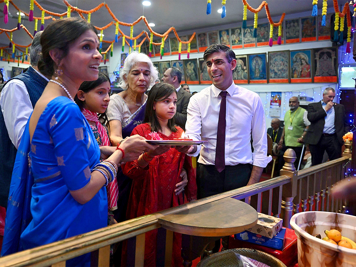 British Prime Minister Rishi Sunak, Akshata Murty Celebrates Diwali With Family HD Photos - Sakshi9