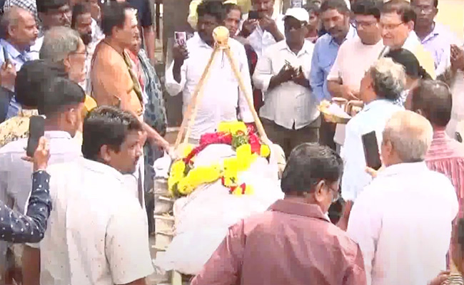 Senior Actor Chandra Mohan Final Journey Photos - Sakshi10