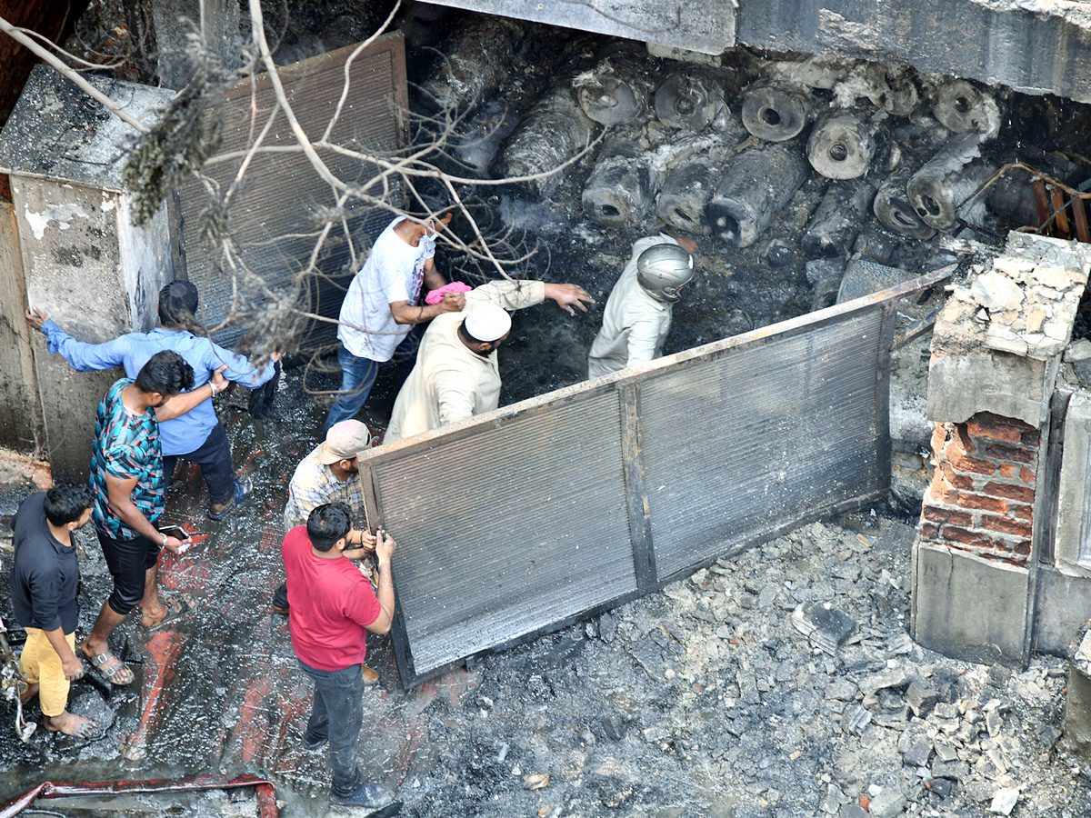 Hyderabad Nampally Fire Accident PHotos - Sakshi11