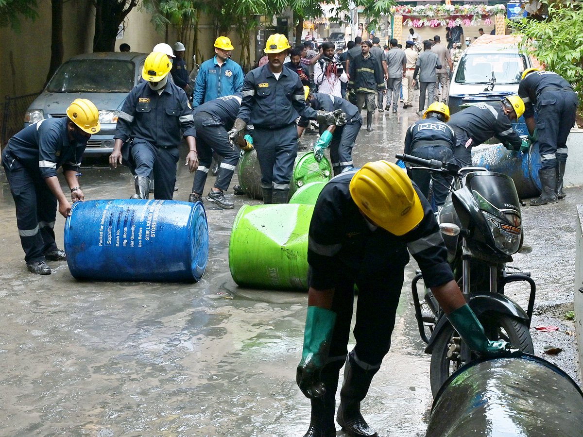 Hyderabad Nampally Fire Accident PHotos - Sakshi12