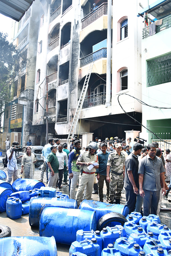 Hyderabad Nampally Fire Accident PHotos - Sakshi6