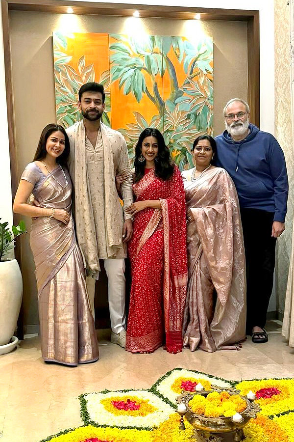 Varun Tej And Lavanya Celebrate First Diwali Celebrations PHotos - Sakshi10