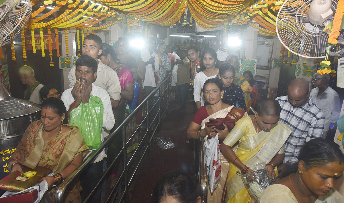 Vizianagaram Pydithalli Ammavari Sirimanotsavam - Sakshi16