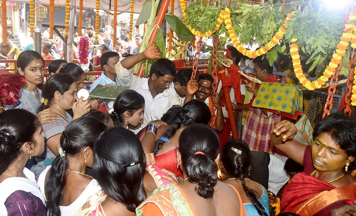 Vizianagaram Pydithalli Ammavari Sirimanotsavam - Sakshi8