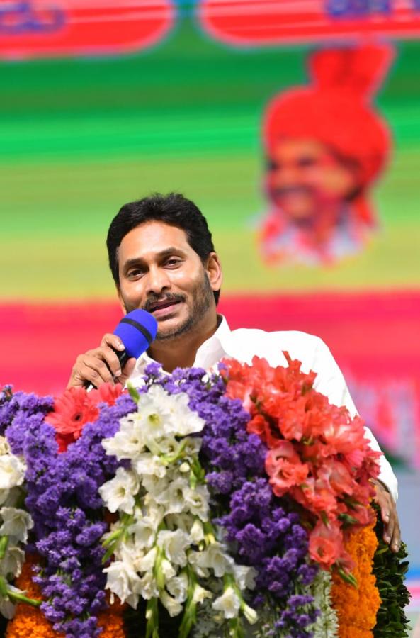 CM Jagan At Macherla Public Meeting Photos - Sakshi2