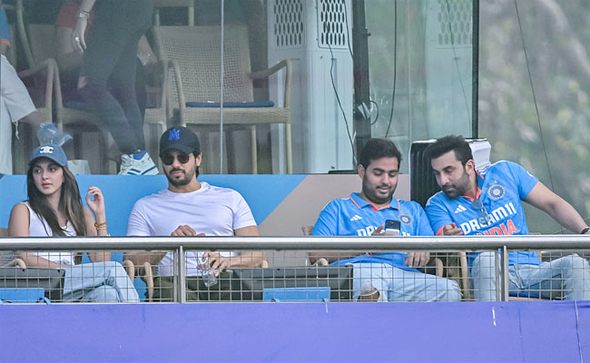 CWC 2023: Virat Kohli Record Century Celebrity Buzz at Wankhede Photos - Sakshi14