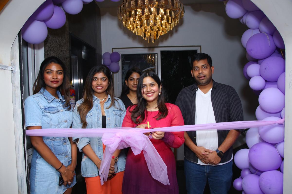 Jabardasth Ritu Choudhary, Director Sandeep Raj Inaugarated Snails, Hair, Beauty and Nails in Madhapur - Sakshi2