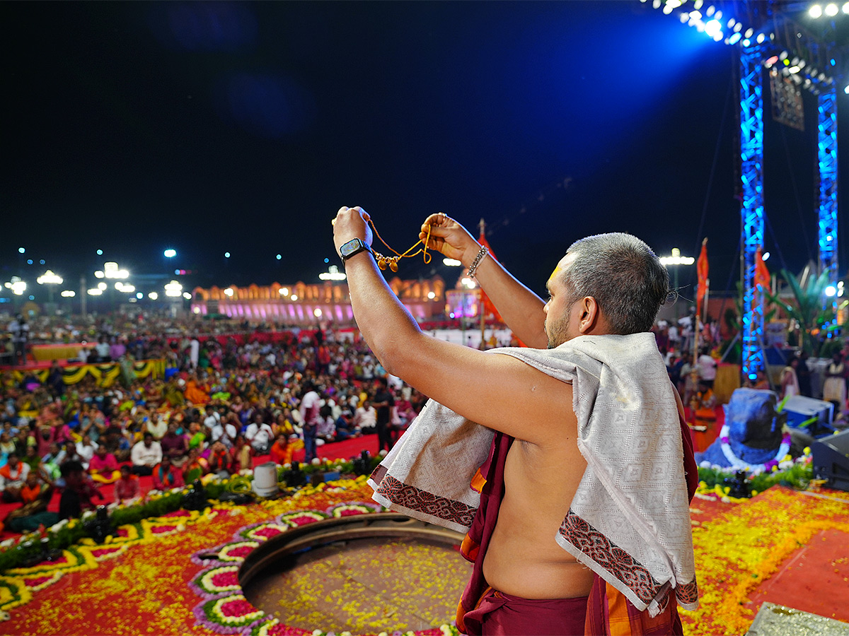 koti deepotsavam 2023 in ntr stadium hyderabad - Sakshi11