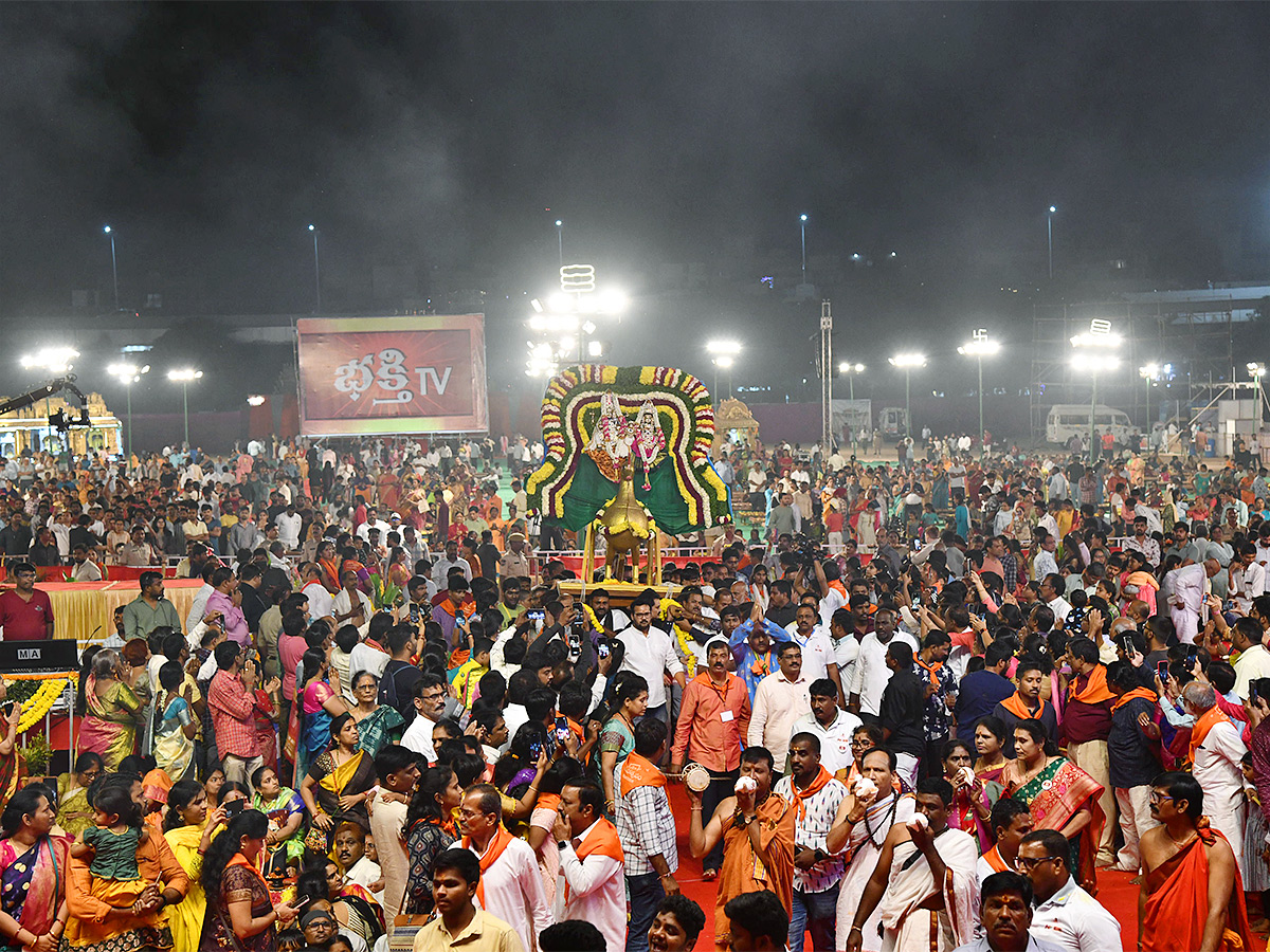 koti deepotsavam 2023 in ntr stadium hyderabad - Sakshi2