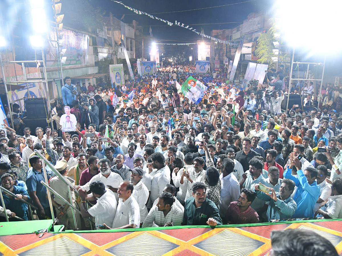 YSRCP Samajika Sadhikara Bus Yatra Photos - Sakshi11