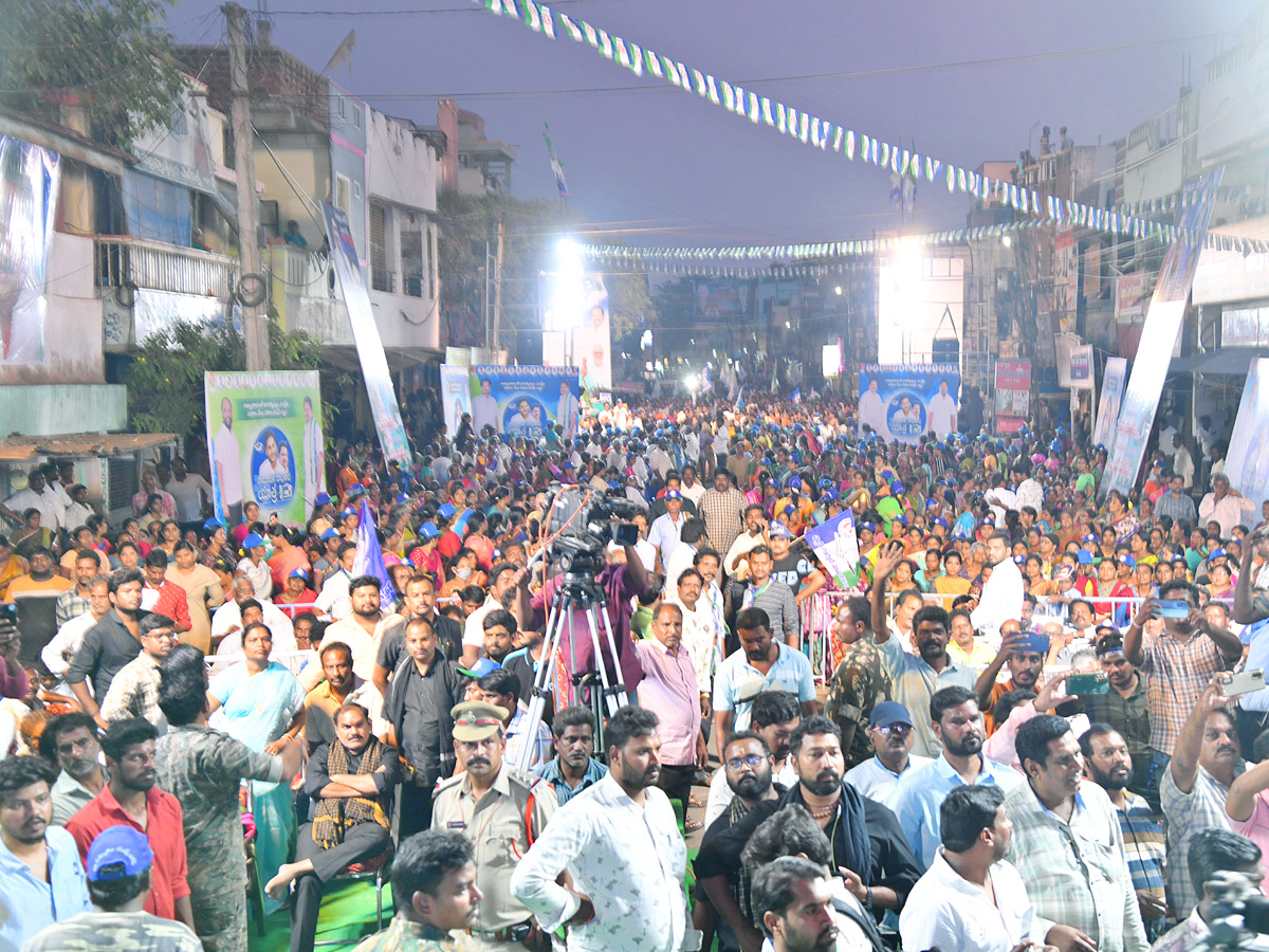 YSRCP Samajika Sadhikara Bus Yatra Photos - Sakshi13