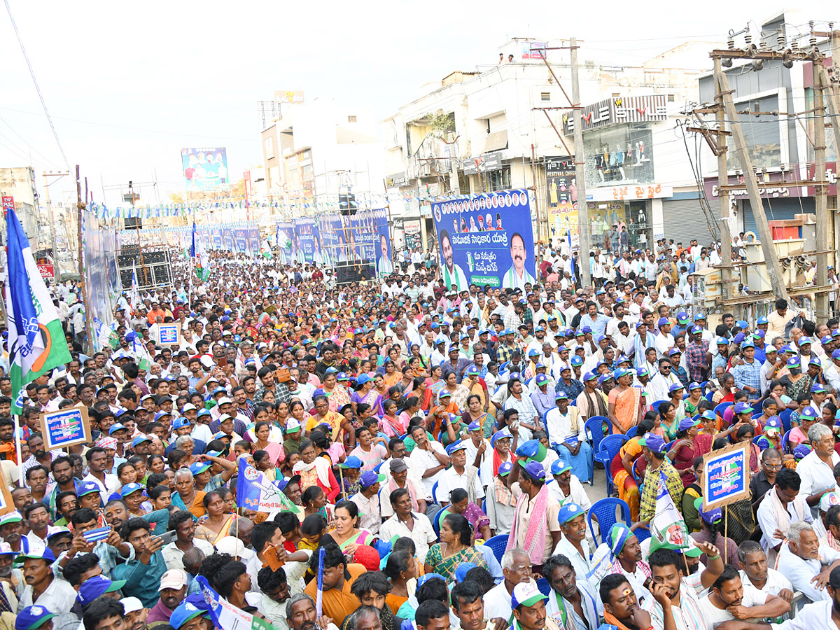 YSRCP Samajika Sadhikara Bus Yatra Photos - Sakshi1