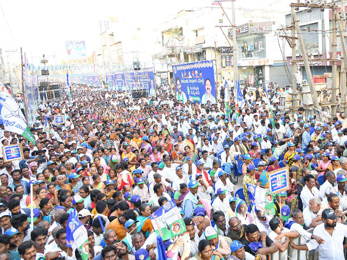 YSRCP Samajika Sadhikara Bus Yatra Photos - Sakshi5