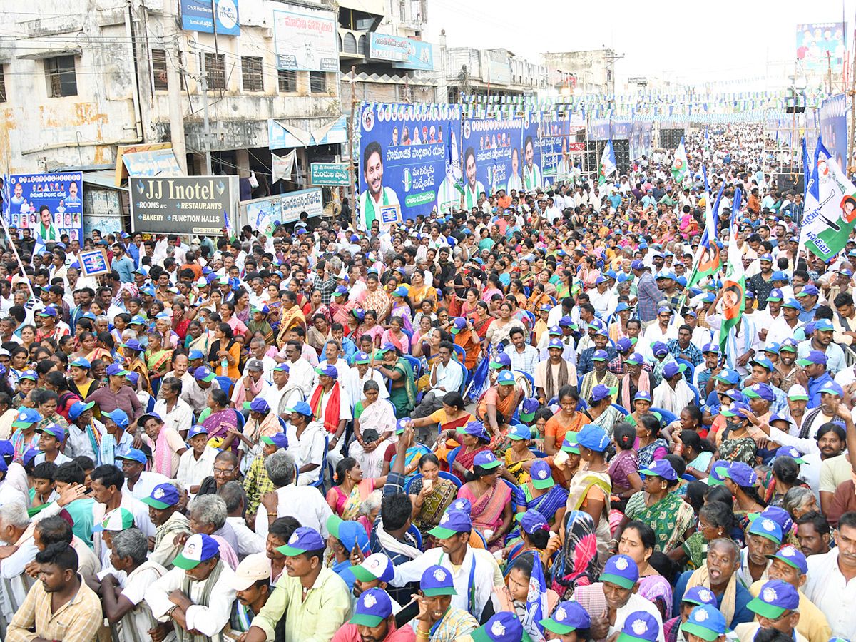 YSRCP Samajika Sadhikara Bus Yatra Photos - Sakshi6