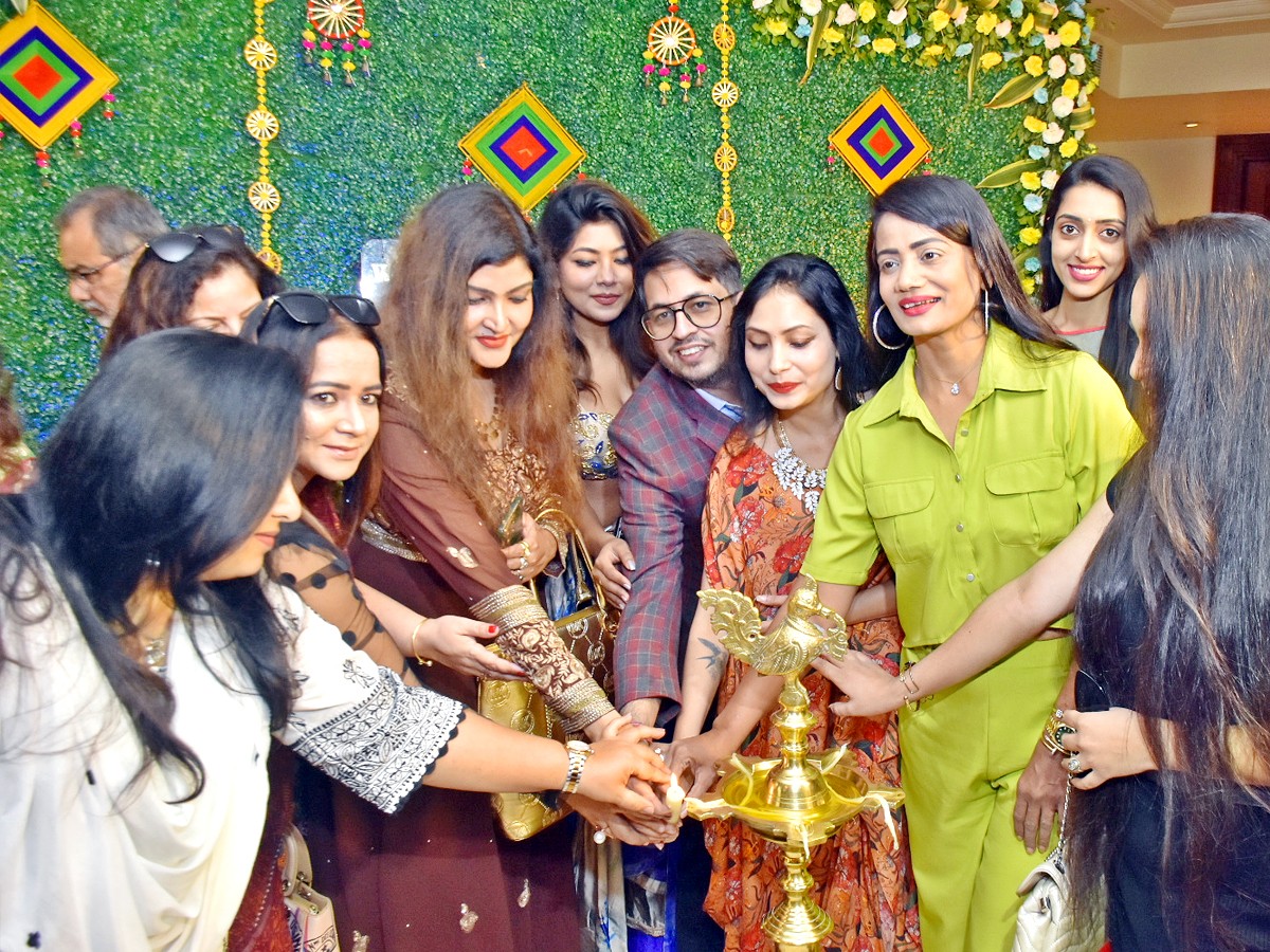 Umesh Madhan, Models Inaugurating Sutra Exhibition at Taj Krishna Hotel, Banjara Hills Photos - Sakshi9