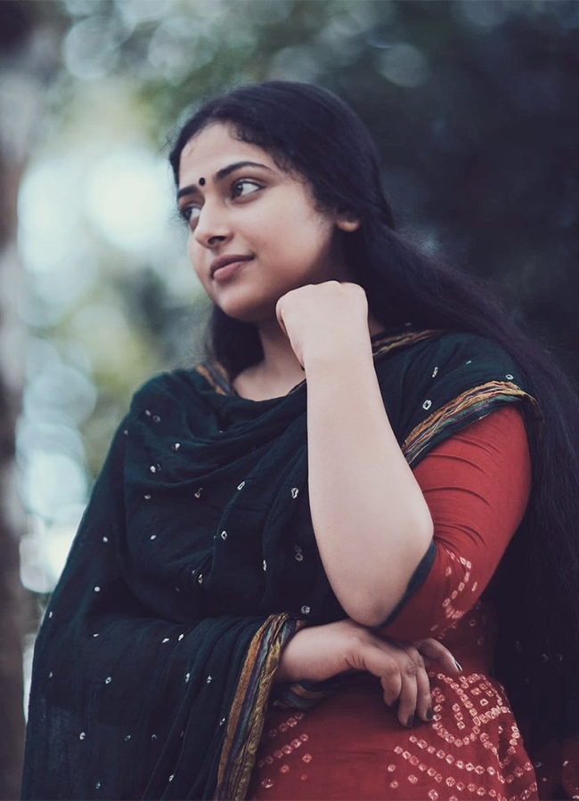 Actress Anu Sithara HD Images - Sakshi10