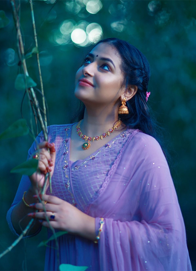 Actress Anu Sithara HD Images - Sakshi11