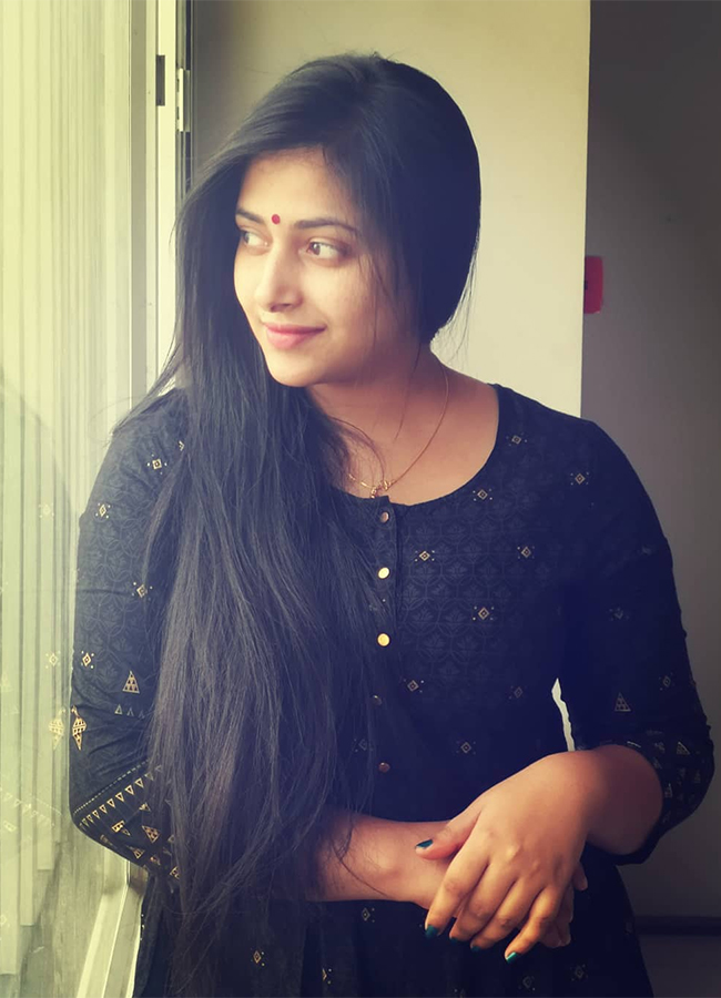 Actress Anu Sithara HD Images - Sakshi25