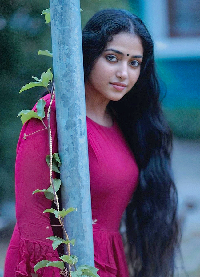 Actress Anu Sithara HD Images - Sakshi6