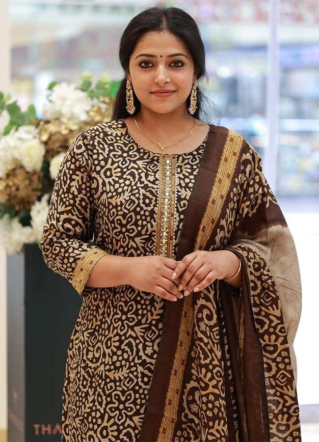 Actress Anu Sithara HD Images - Sakshi8