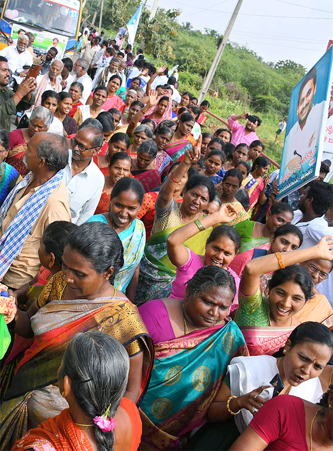 CM YS Jagan Public Meeting Visuals In Nuzvid - Sakshi10