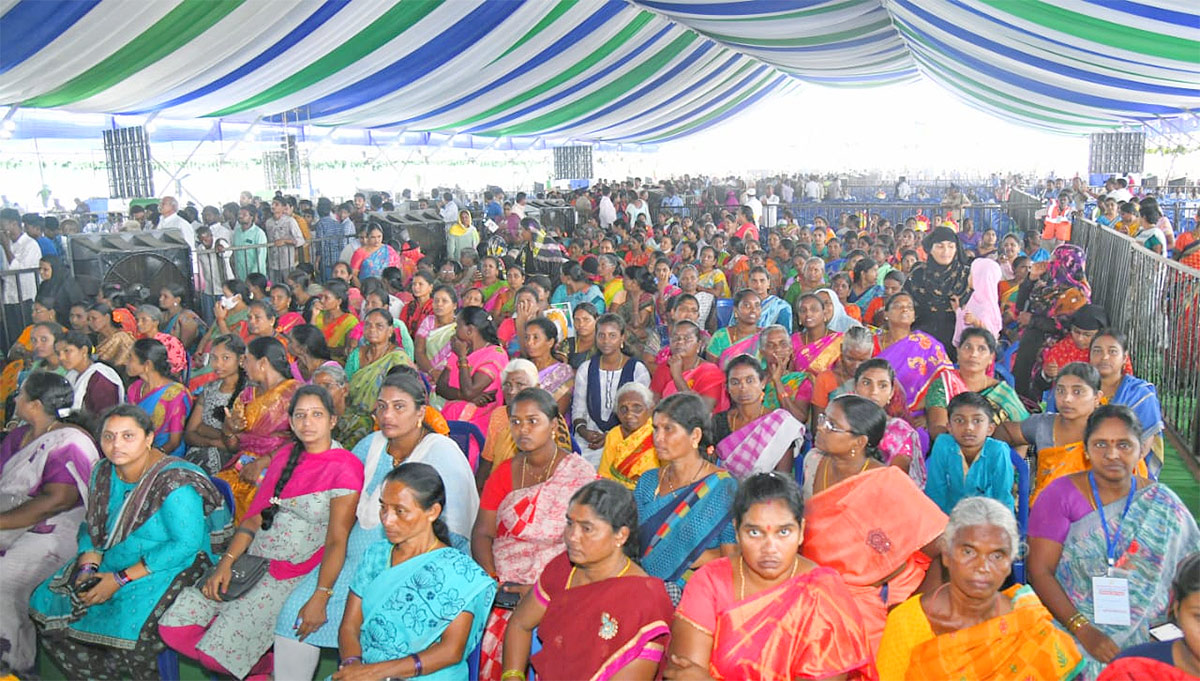 CM YS Jagan Public Meeting Visuals In Nuzvid - Sakshi13