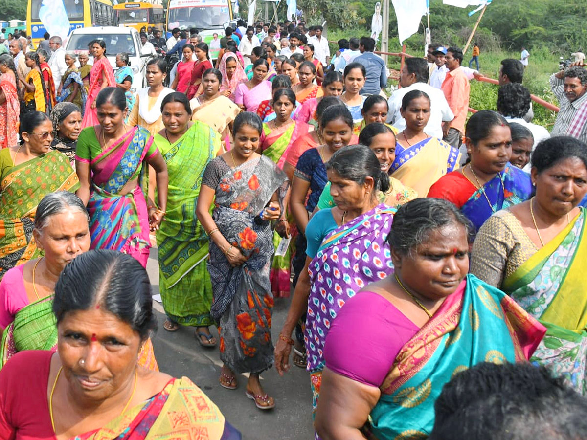 CM YS Jagan Public Meeting Visuals In Nuzvid - Sakshi3