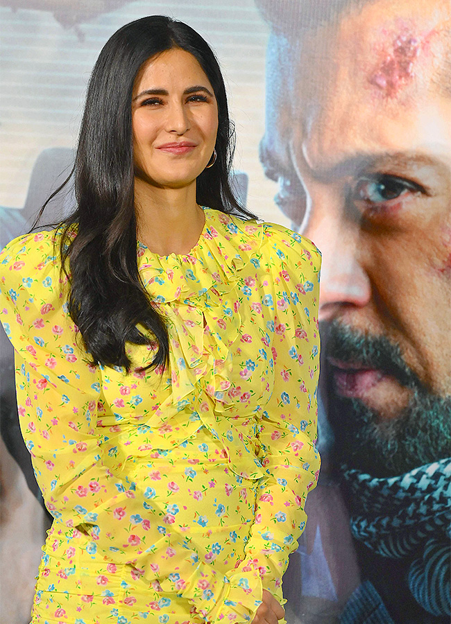 Bollywood actors Katrina Kaif and Salman Khan attend Tiger 3 Movie - Sakshi5