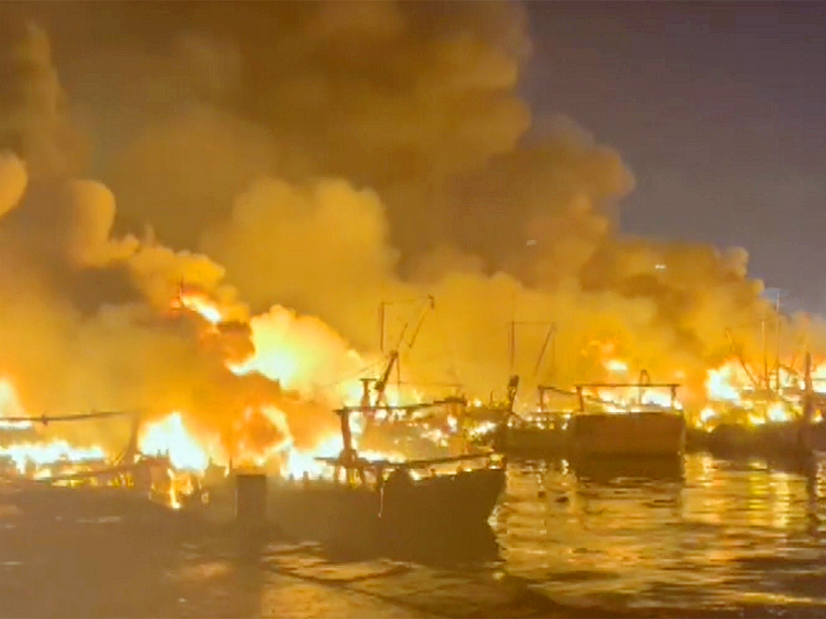 Boats Burnt In Visakhapatnam Fishing Harbour Photos - Sakshi15