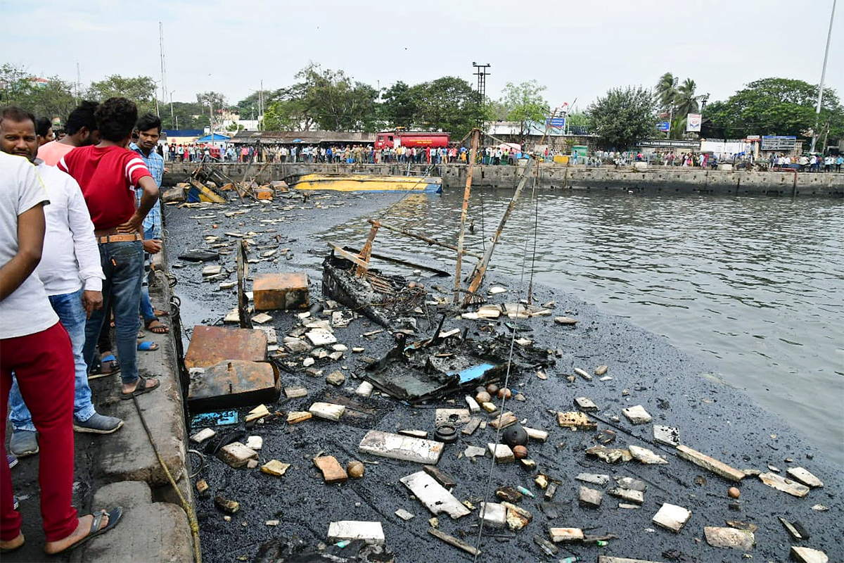 Boats Burnt In Visakhapatnam Fishing Harbour Photos - Sakshi8