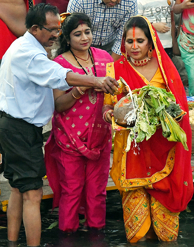 chhath puja celebration 2023 - Sakshi18