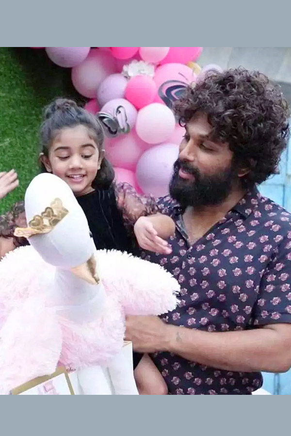 Allu Arjun wishes daughter Arha on birthday with new pics - Sakshi16