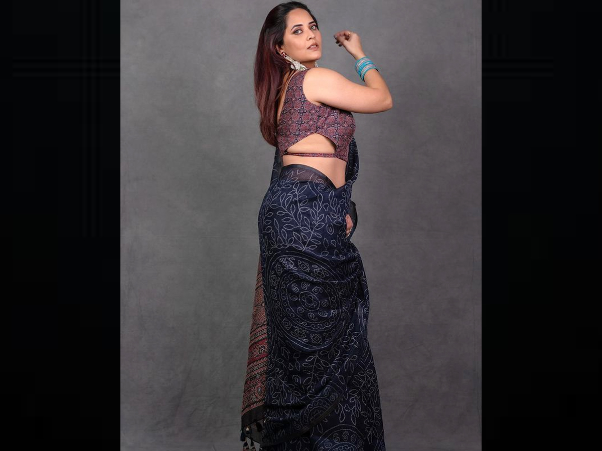 Anasuya Bharadwaj In Traditional Attire - Sakshi6