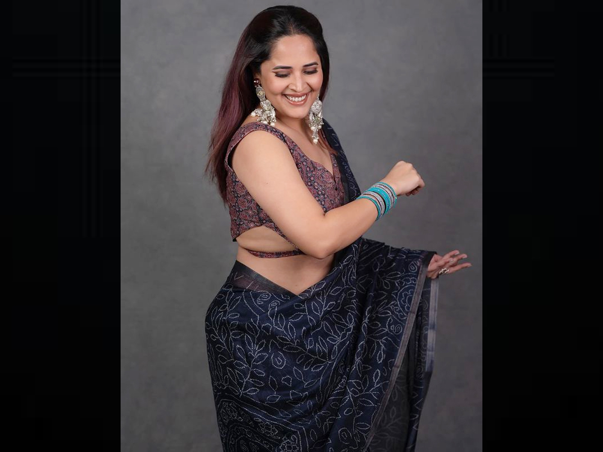 Anasuya Bharadwaj In Traditional Attire - Sakshi8