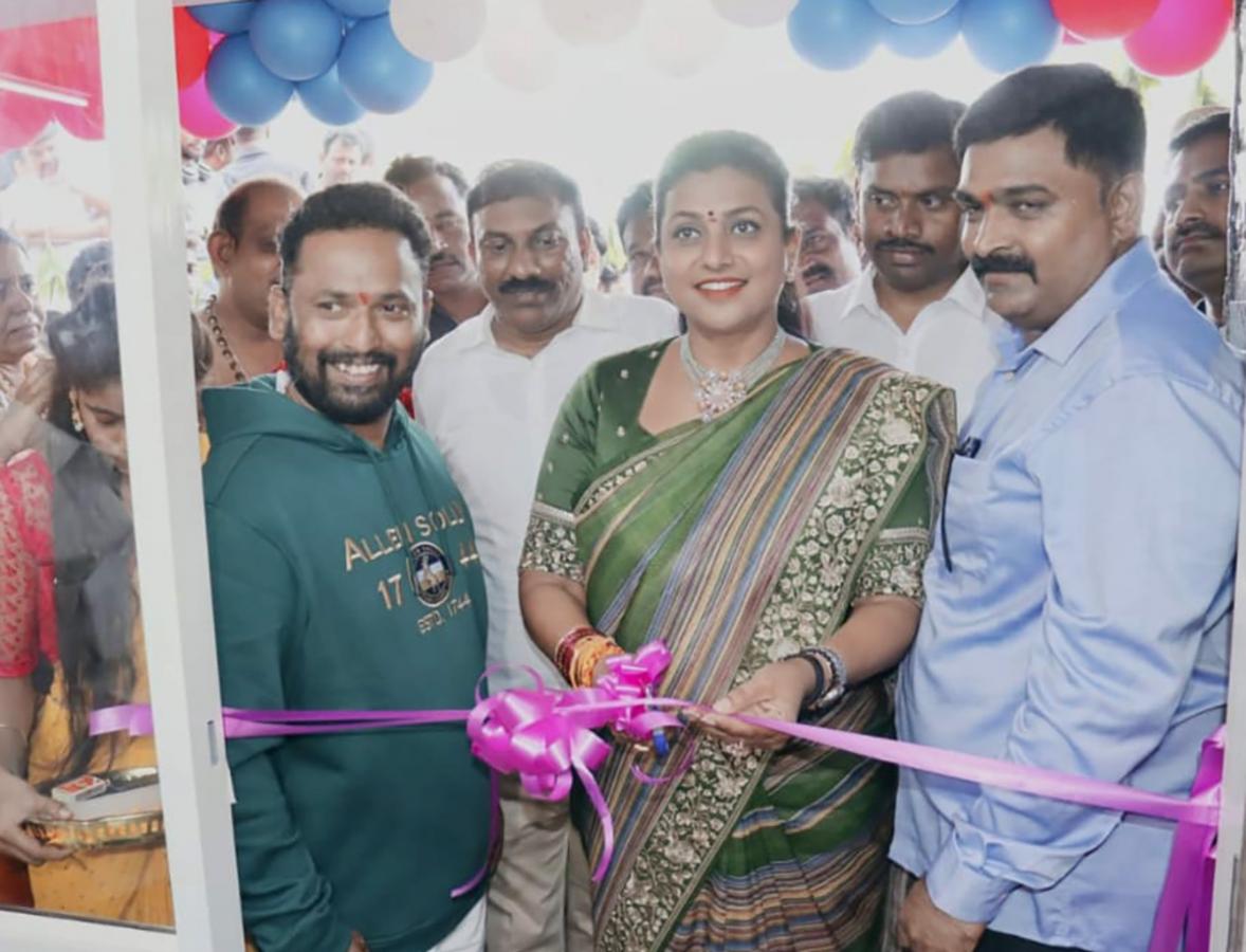 Minister RK Roja Launch Nelluru Peddareddy Chepala Pulusu At Tirupati - Sakshi12